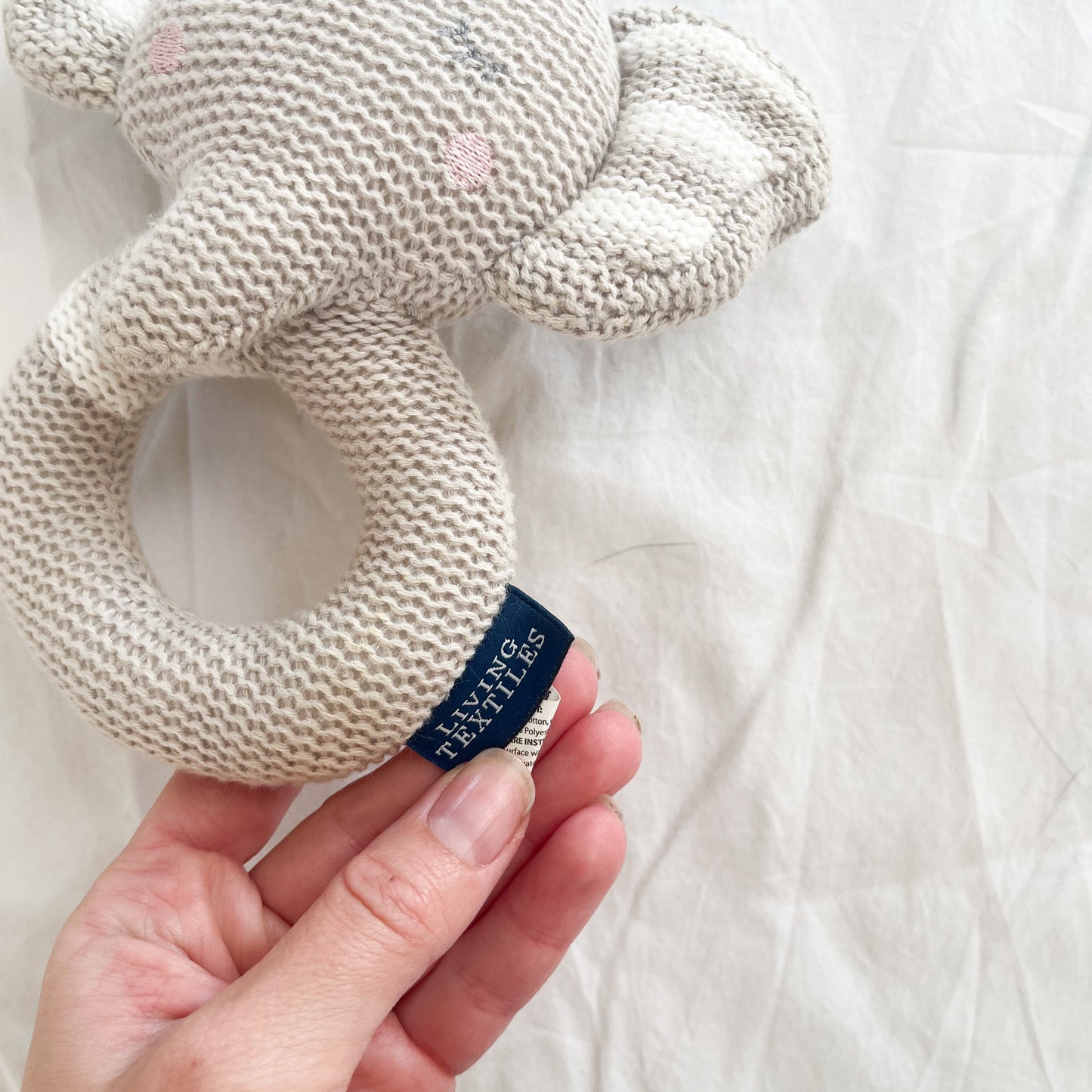 Living textiles rattle