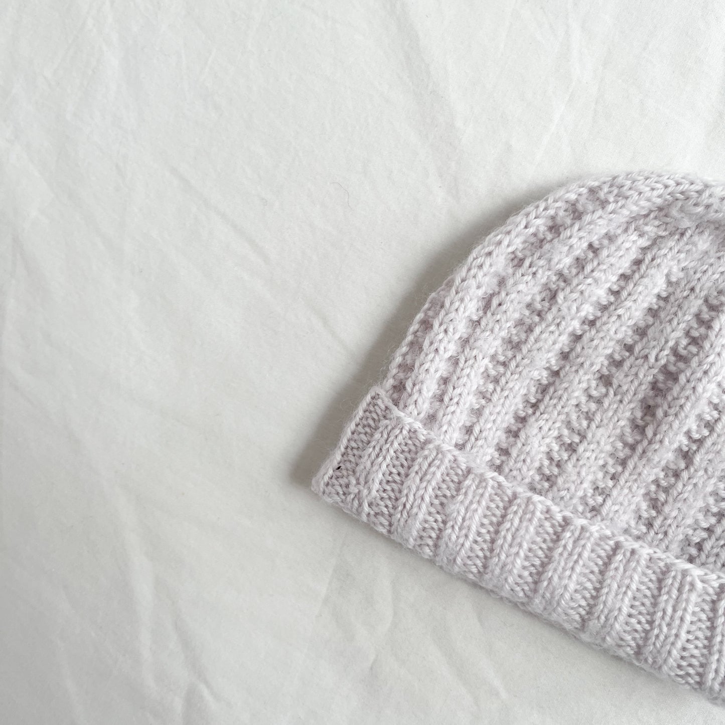 Hand knit beanie, aprox 0-1
