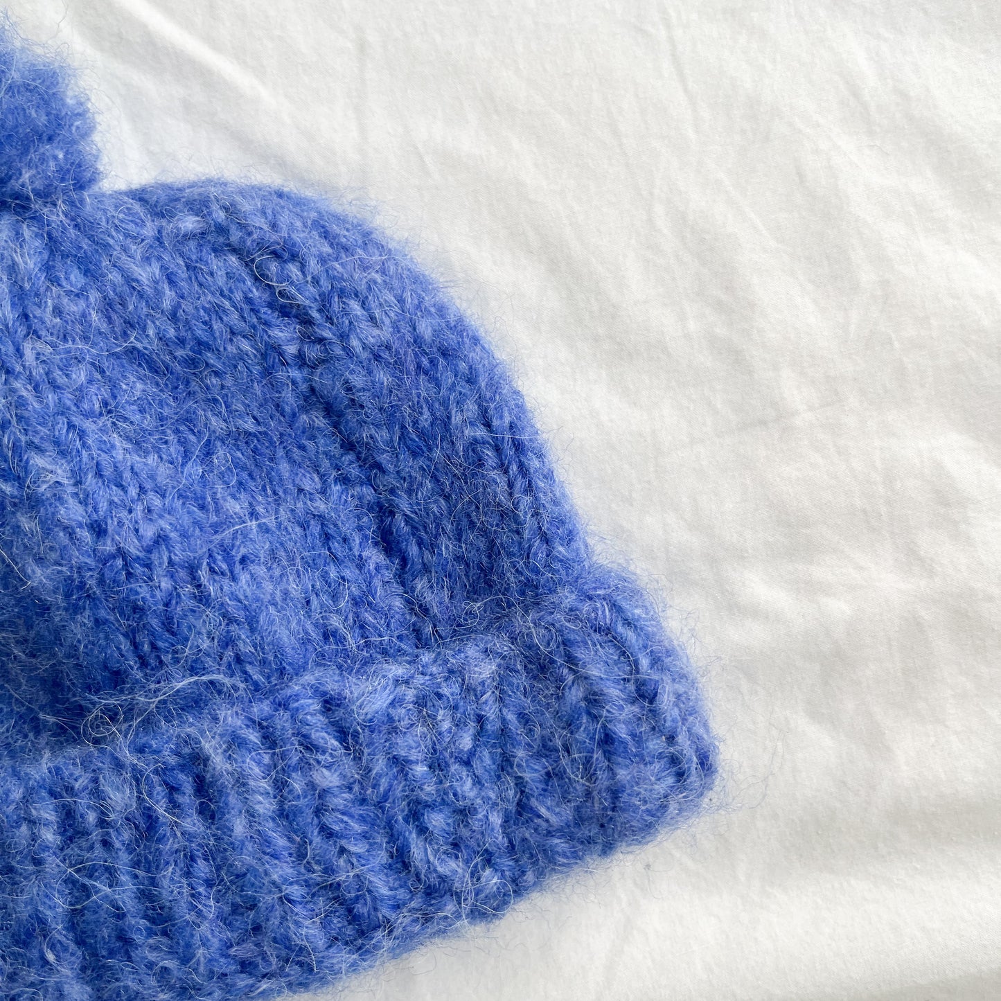 Hand knit beanie, aprox 1-3