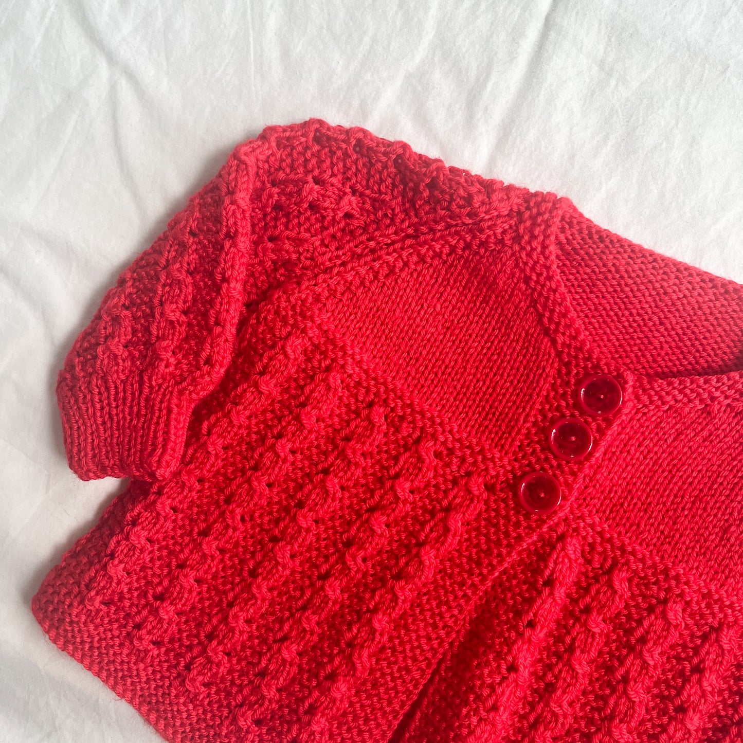 Hand knit cardi, aprox 0-3m