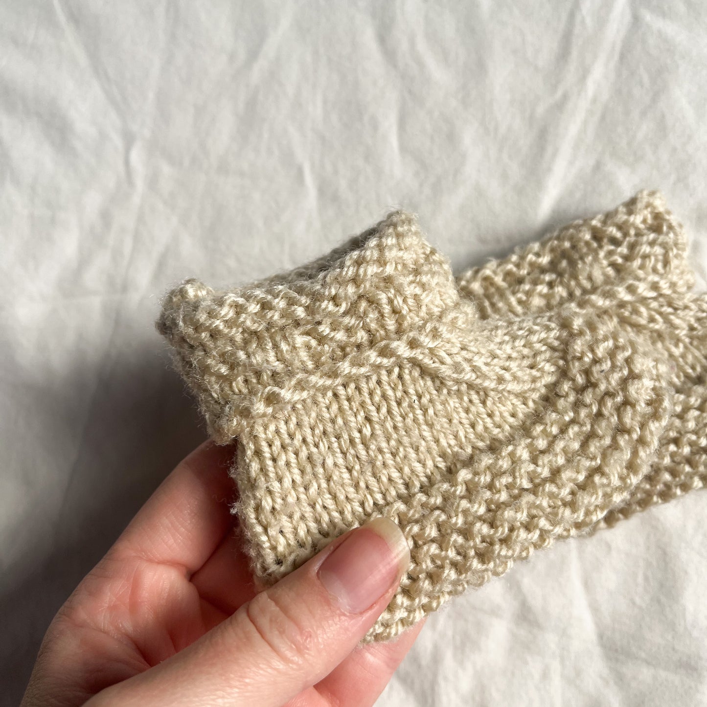 Hand Knit booties, aprox 0-3m