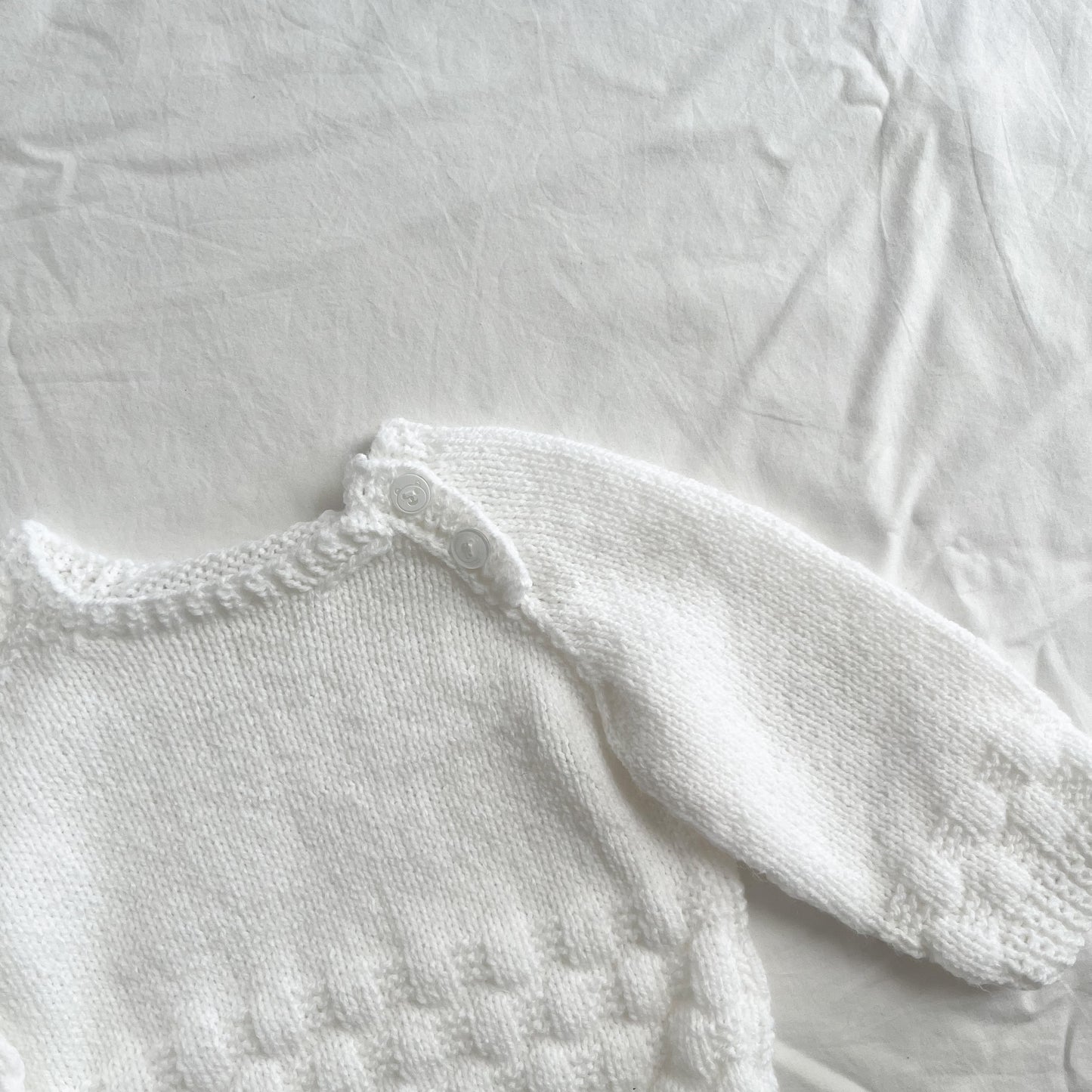 Hand knit jumper, aprox 0-3m