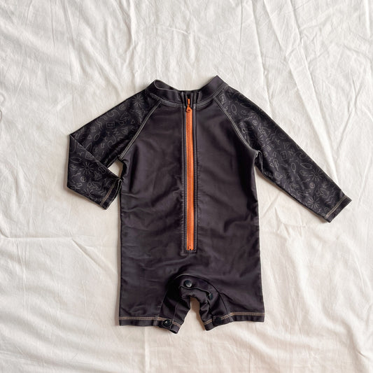 Cry wolf togs, 6m (daycare)