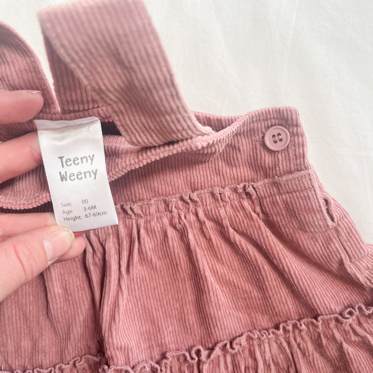 Teeny weeny pinny, 3-6m