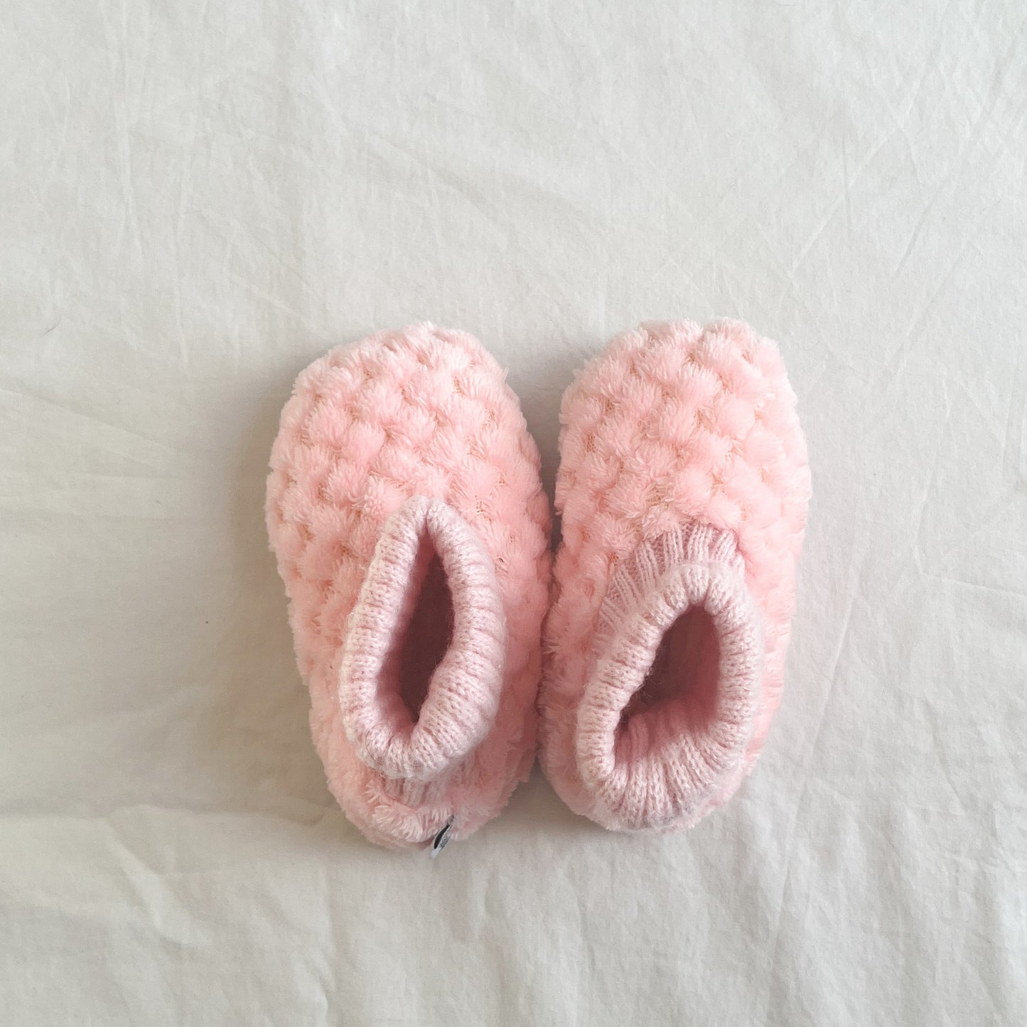 Snugg up slippers, size L (aprox size 1)