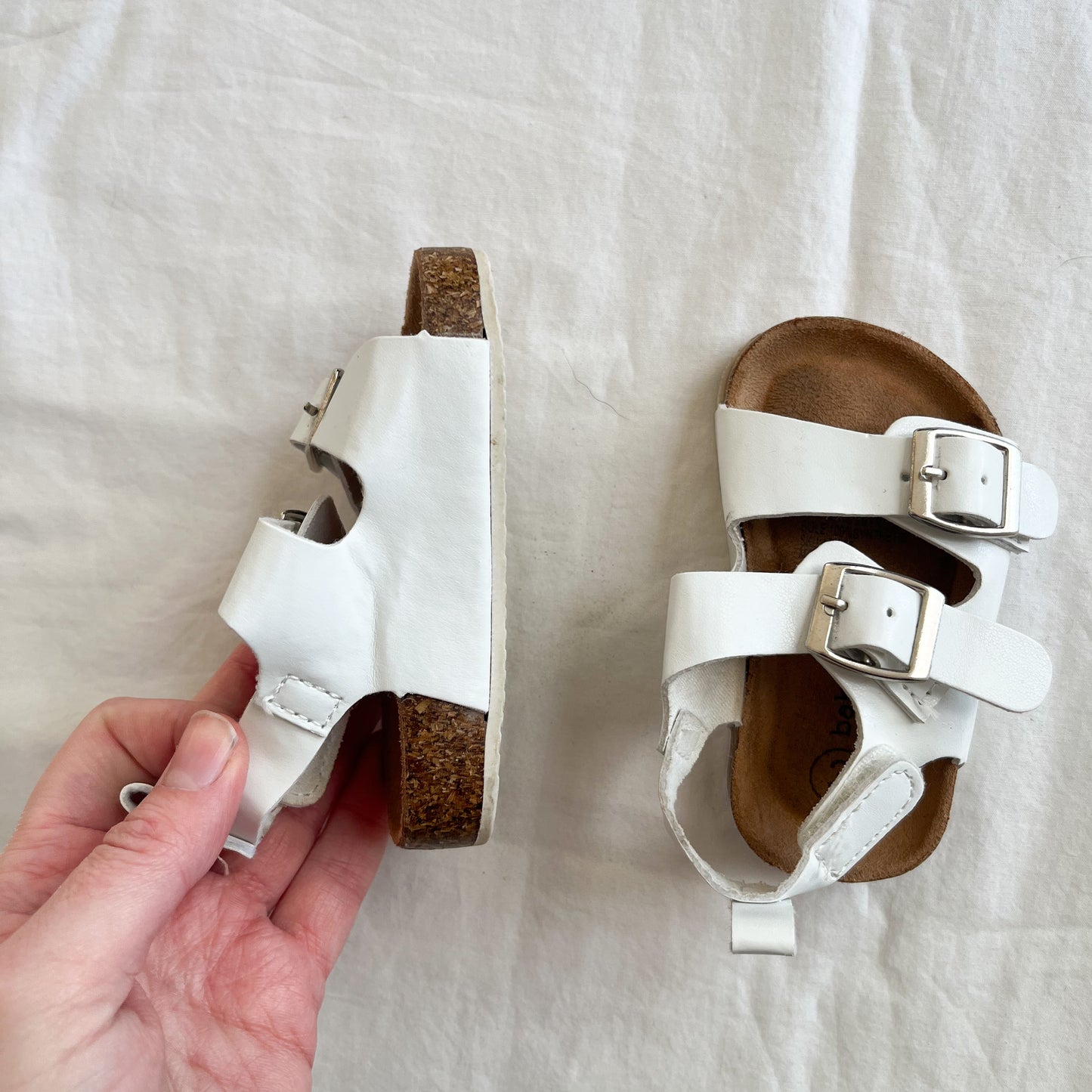 White sandals, US 3