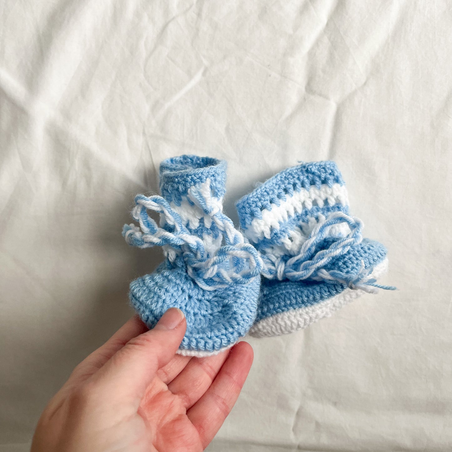Handmade booties, aprox 6m