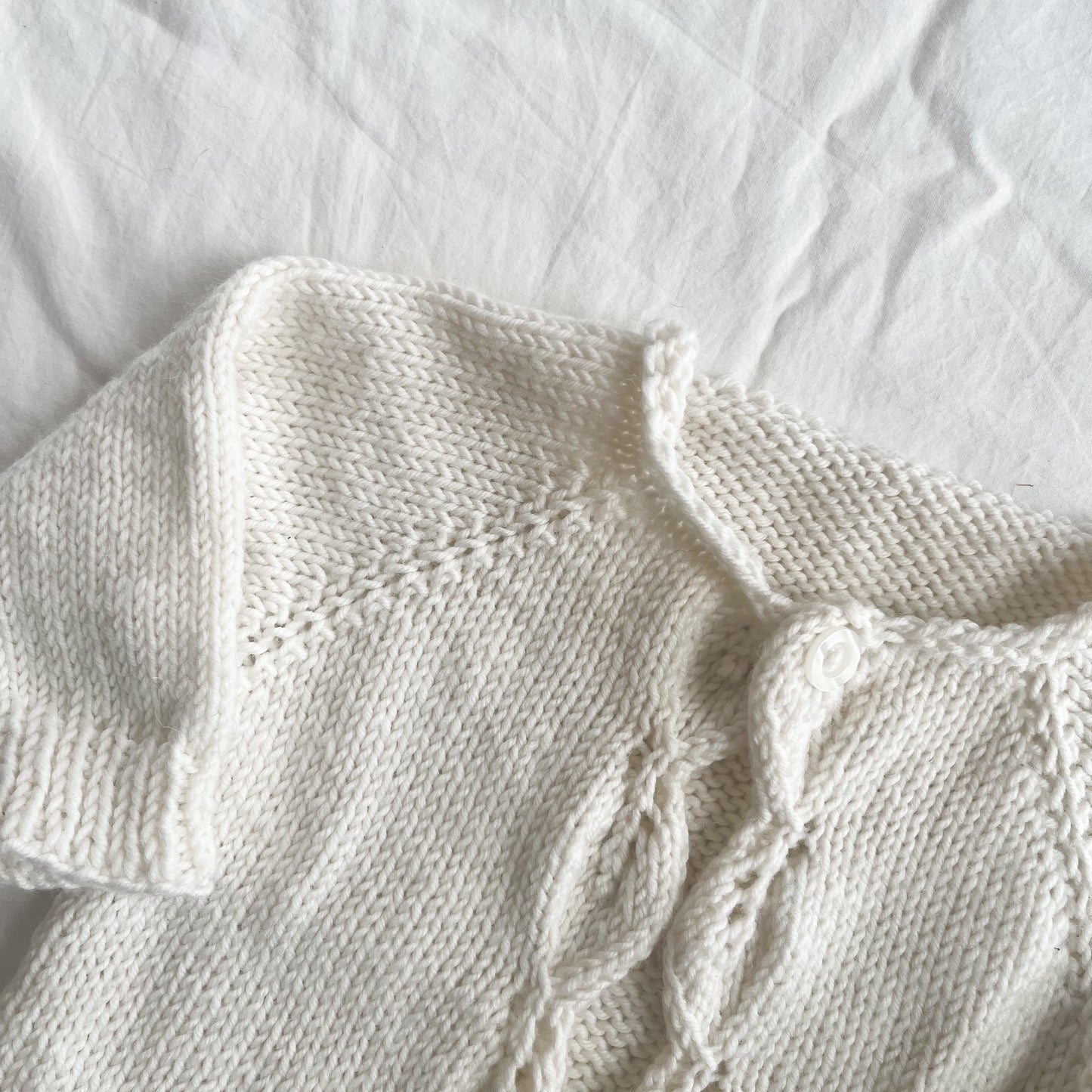 Hand knit cardi, aprox 3-6m