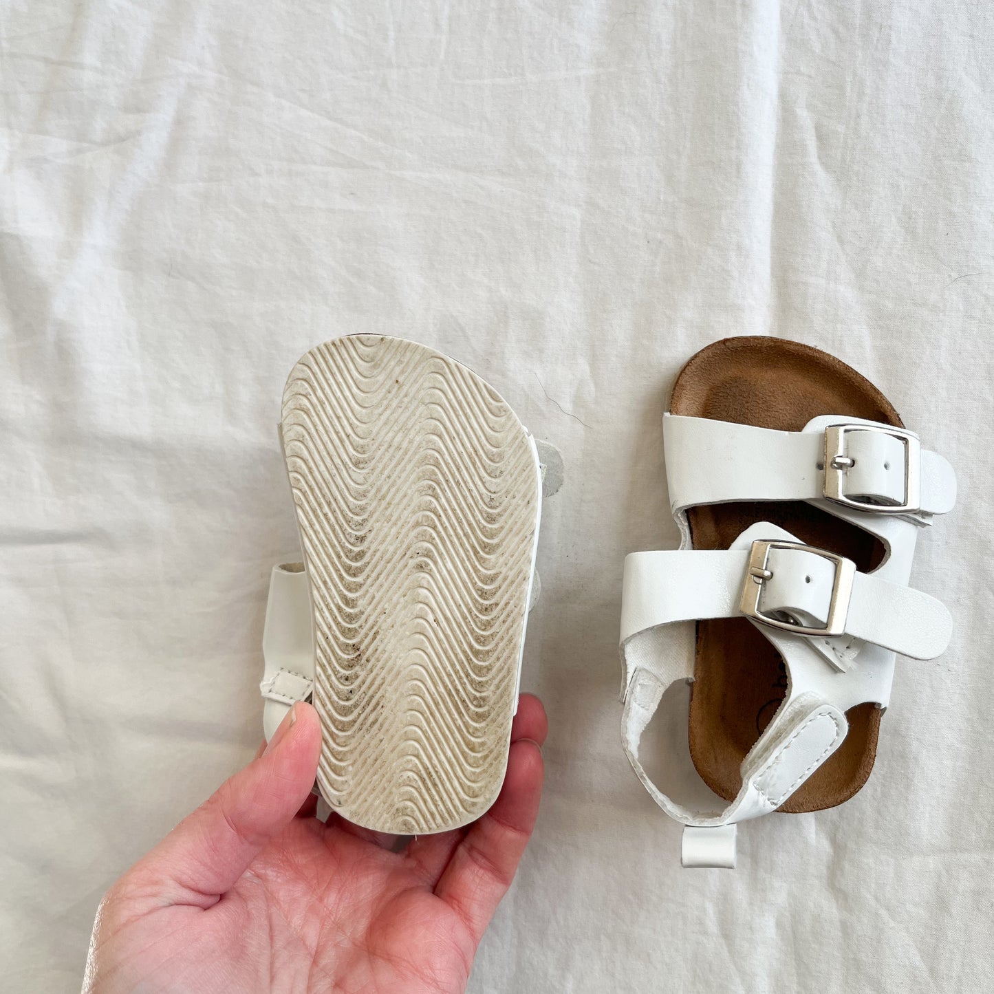 White sandals, US 3