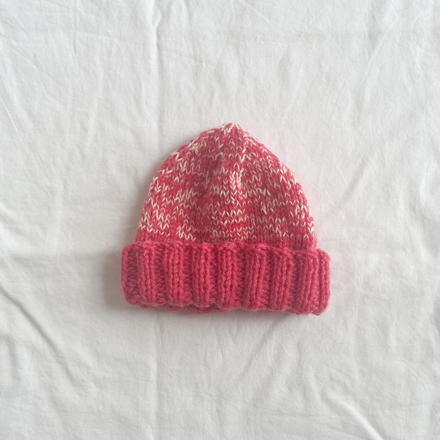 Hand knit beanie, aprox NB-3m