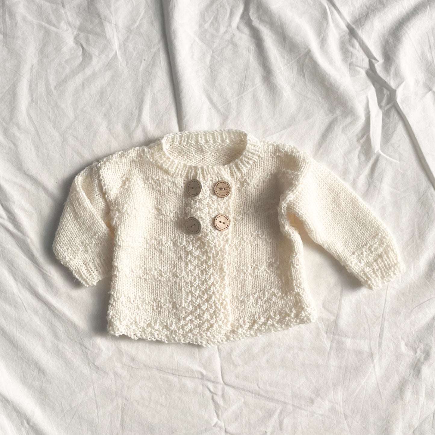 Hand knit cardi, aprox 0-3m