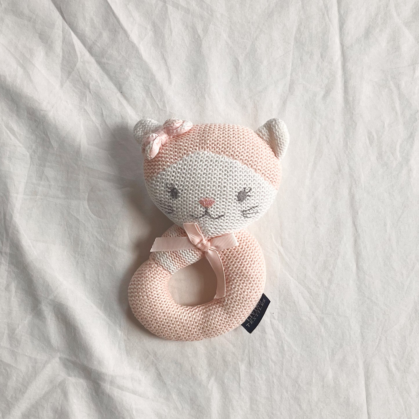 Living textiles rattle