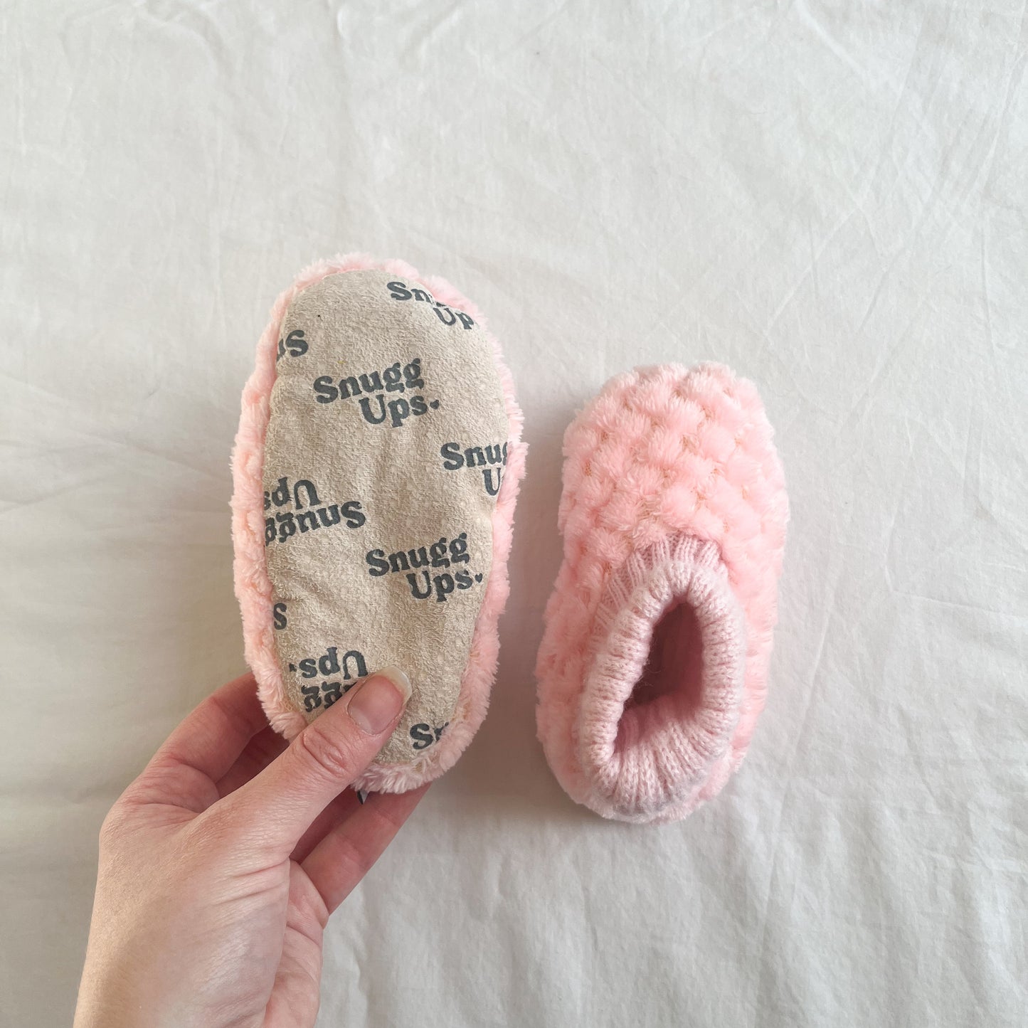 Snugg up slippers, size L (aprox size 1)