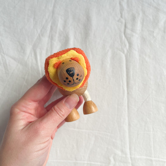 Animalz wooden lion