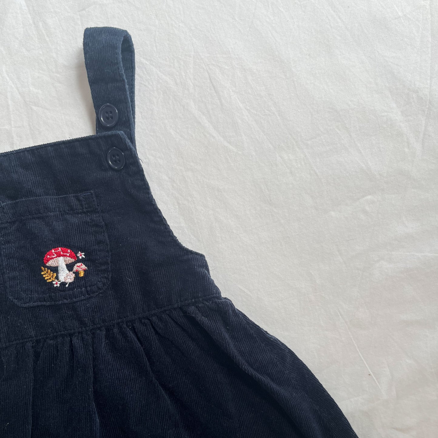Teeny weeny pinny, 0-3m
