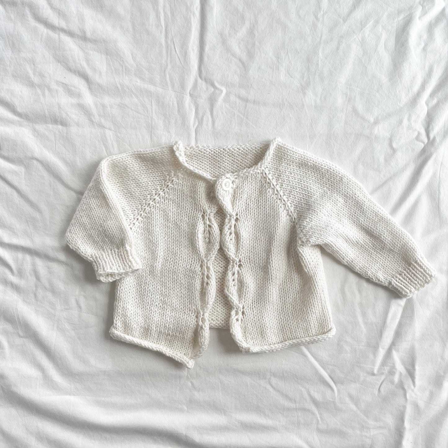 Hand knit cardi, aprox 3-6m