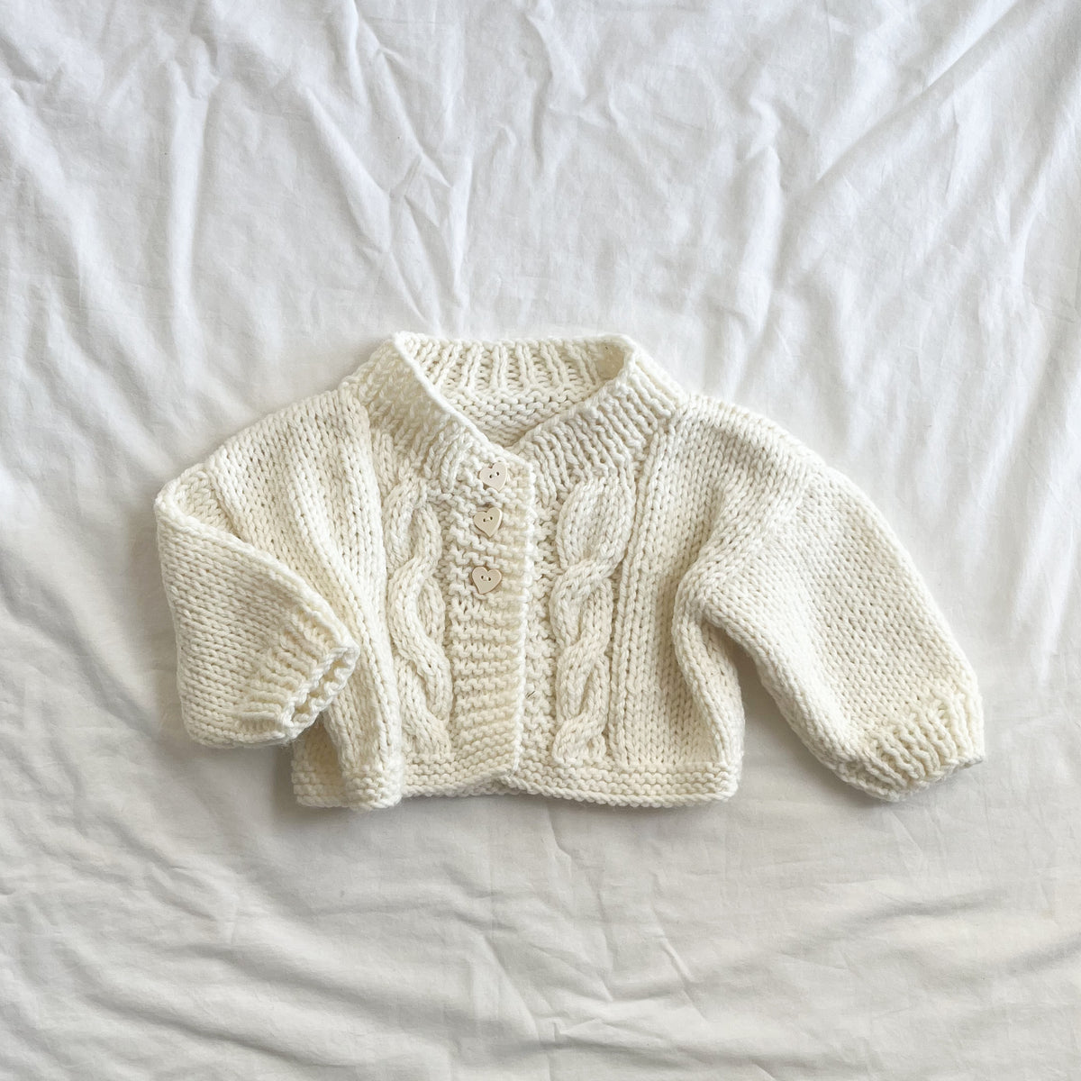 Handknit cardi, aprox 0-6m