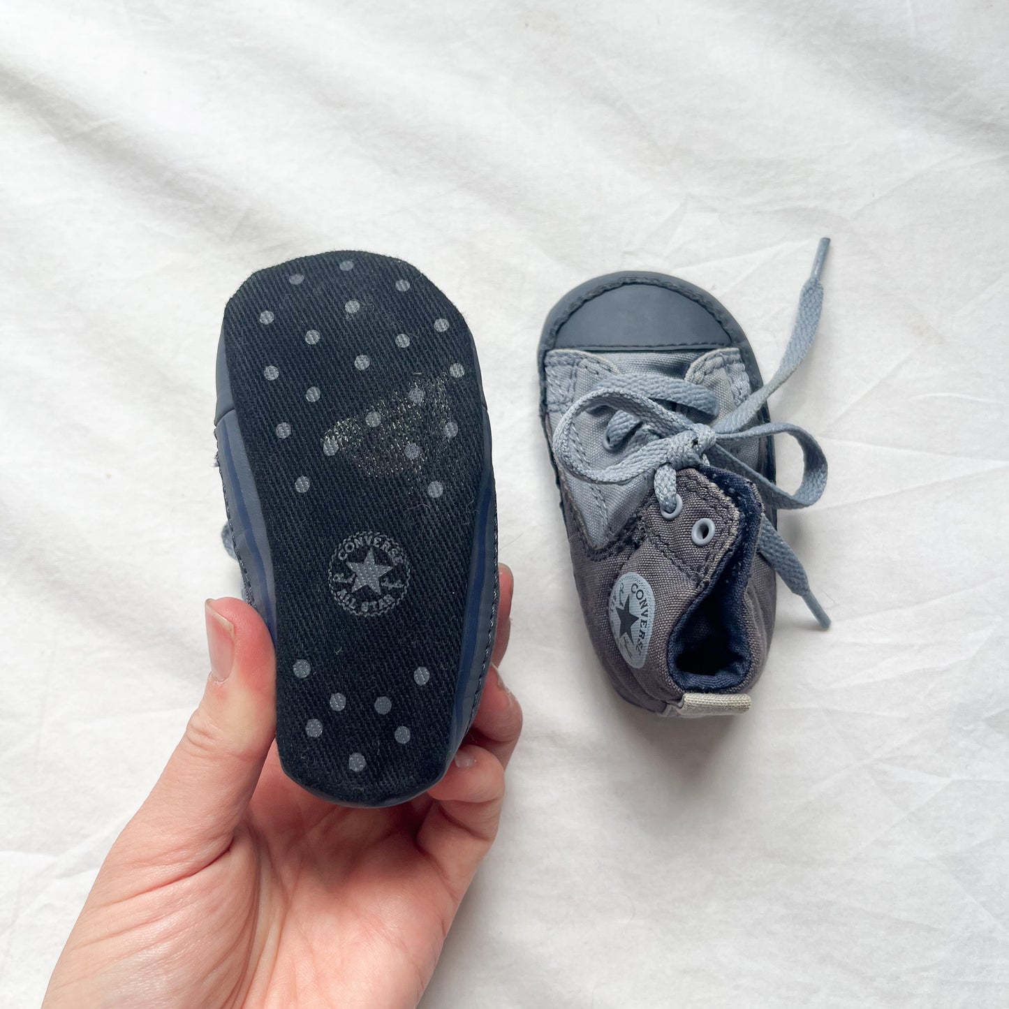 Baby converse, size 2 us