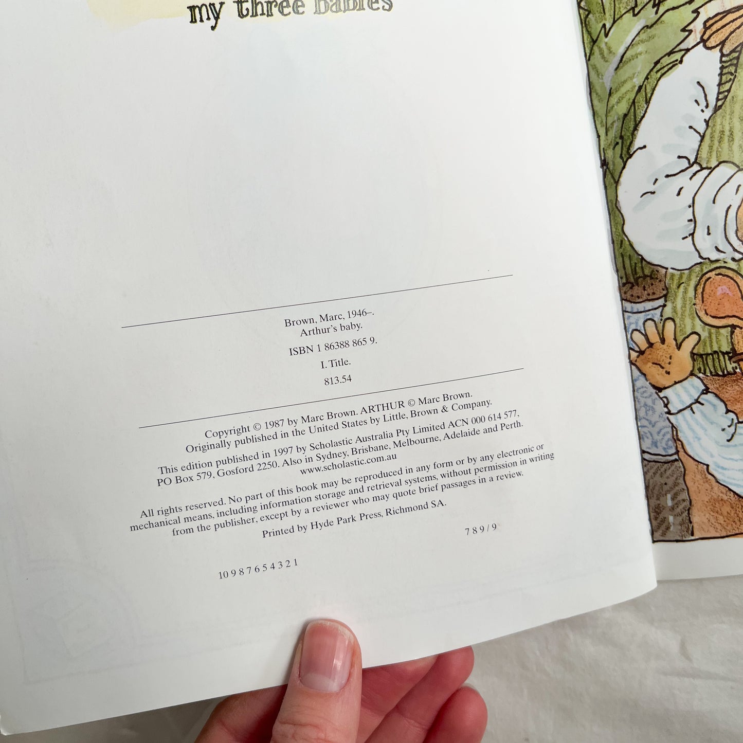 90s Arthur book, medium