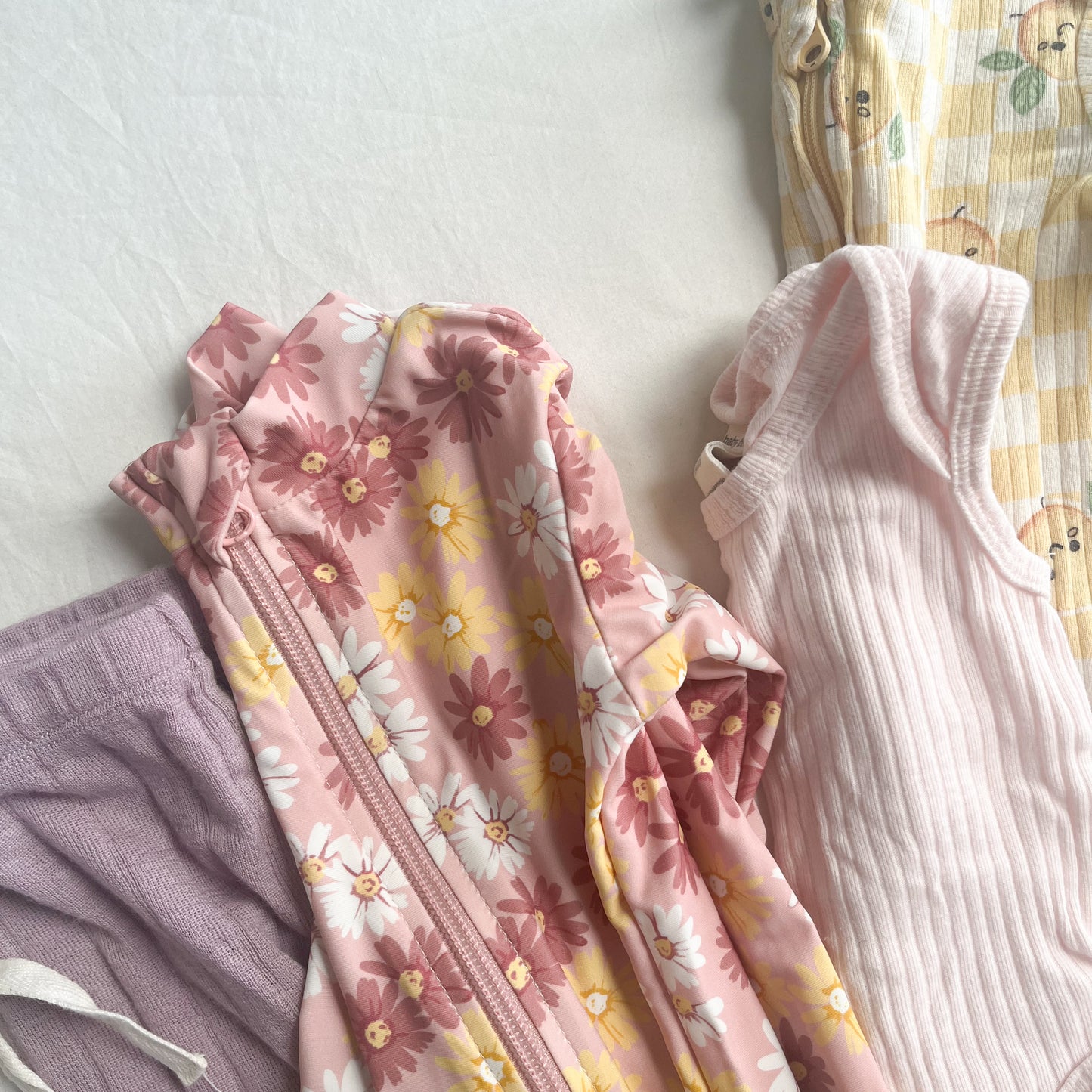 Girls bundle, NB-6m, DAYCARE-GUC