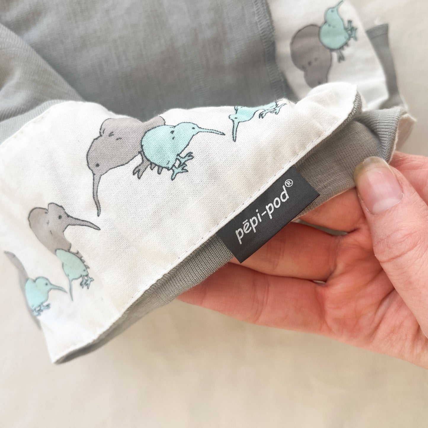 Pepi pod merino blanket
