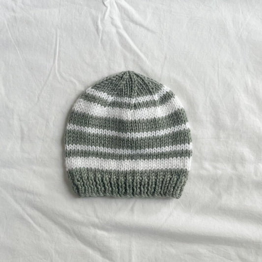 Hand knit beanie, aprox size NB-1
