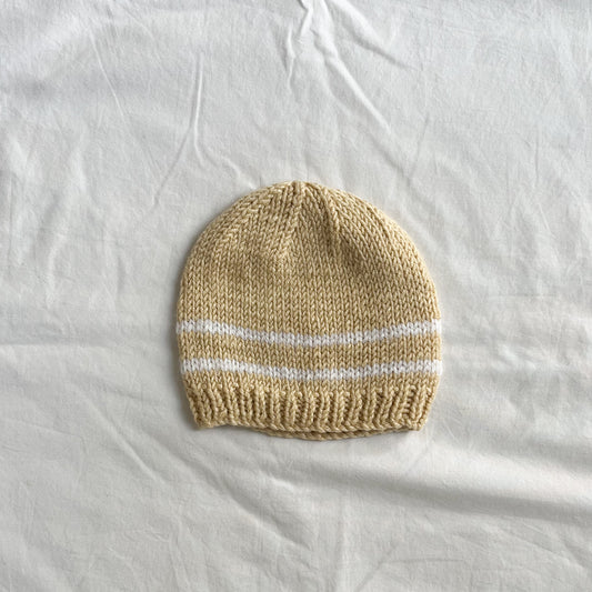 Hand knit beanie, aprox NB-1