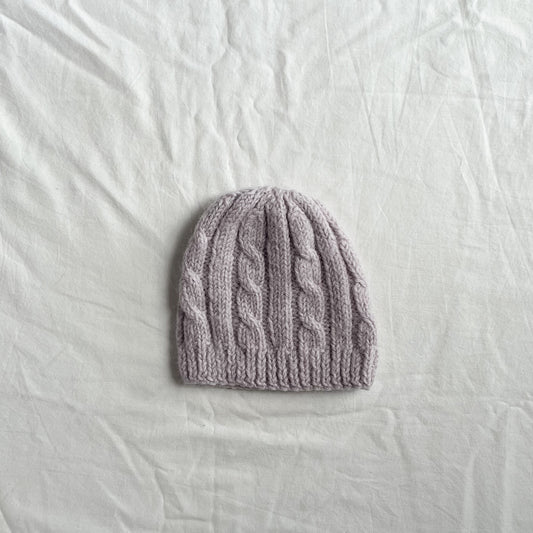 Hand knit beanie, aprox 0-1