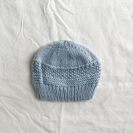 Hand knit beanie, aprox 0-1