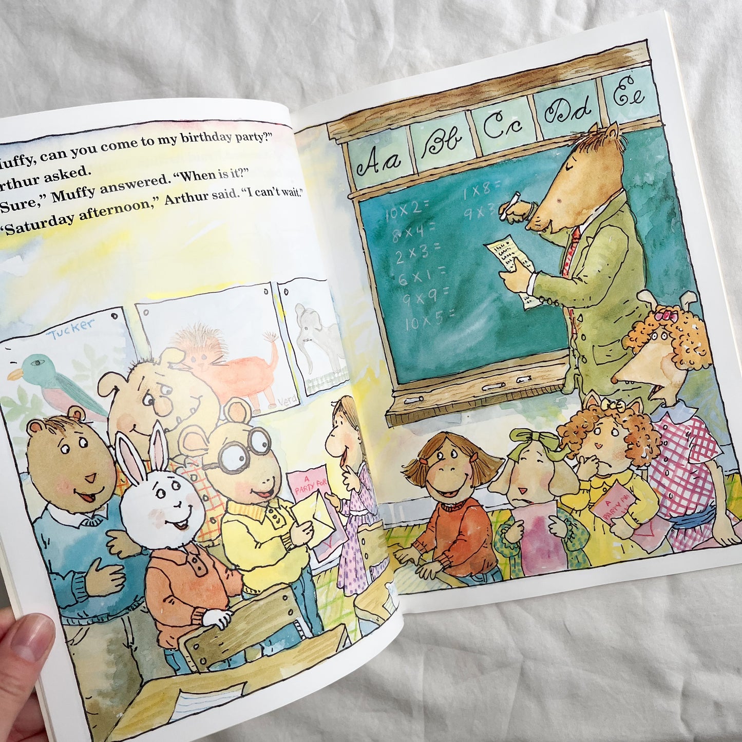 90s Arthur book, medium