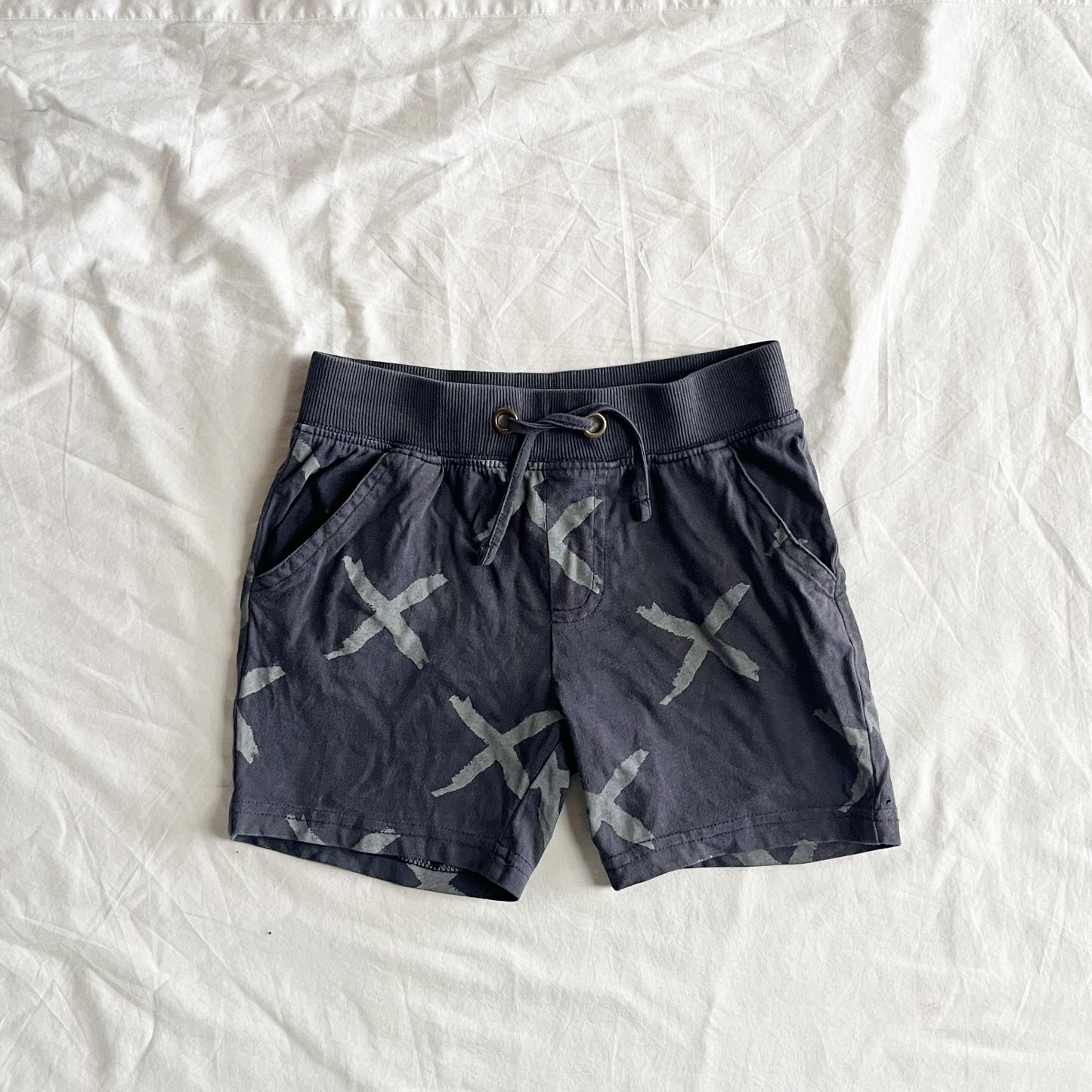 Tilt shorts, size 5