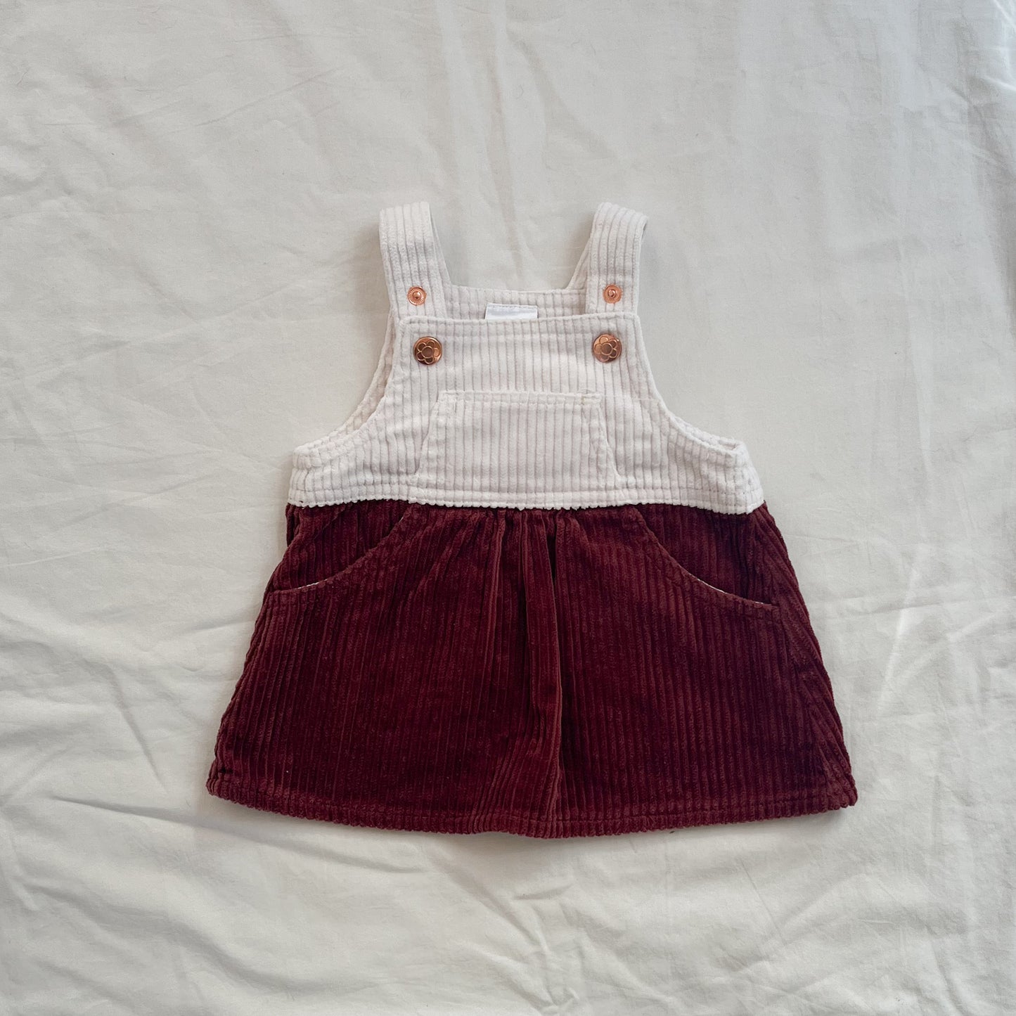Teeny weeny pinny, 0-3m