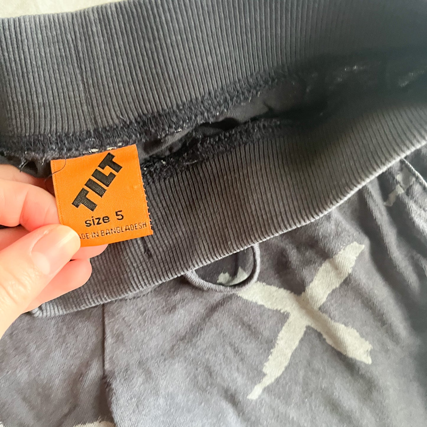 Tilt shorts, size 5