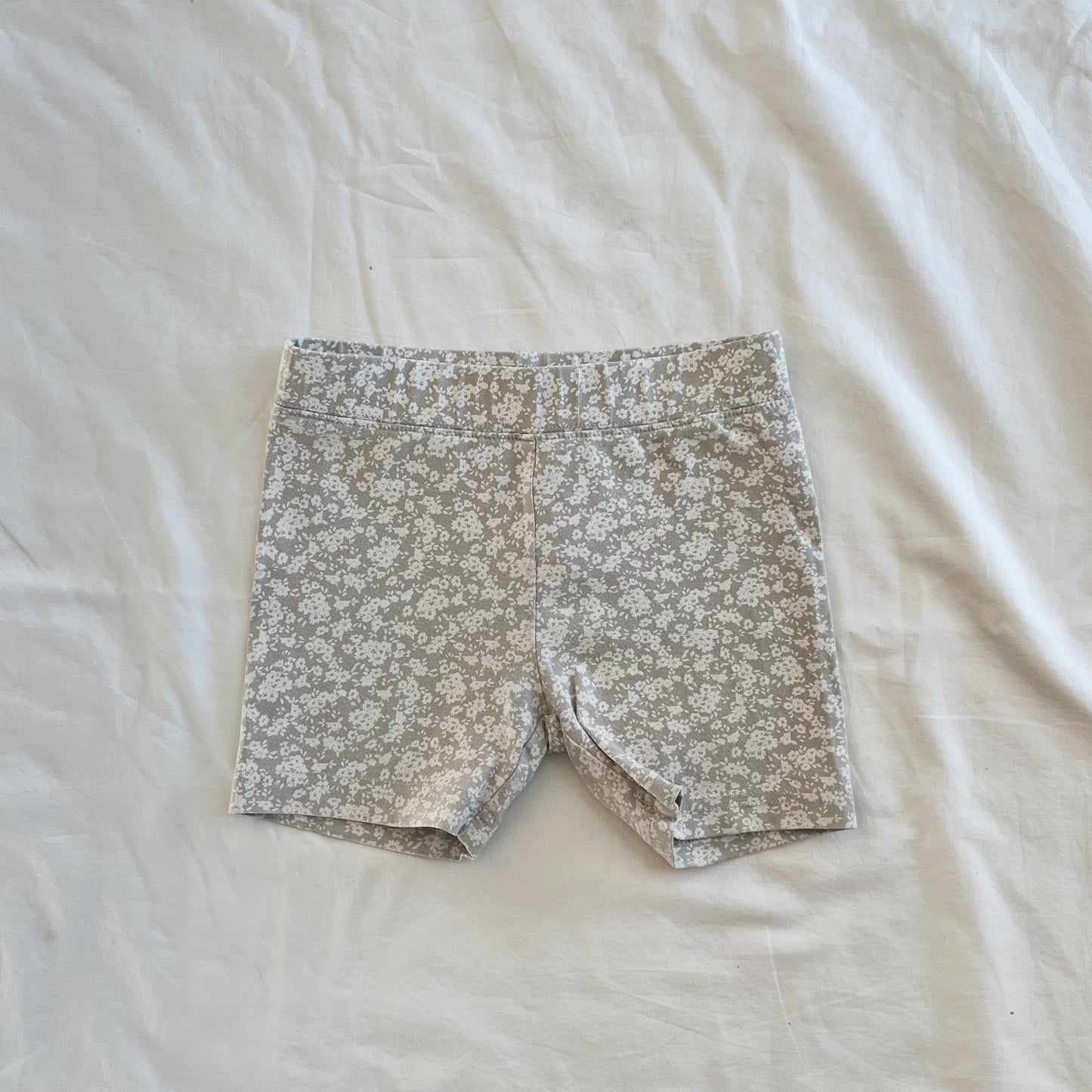 Jaime Kay short, size 5