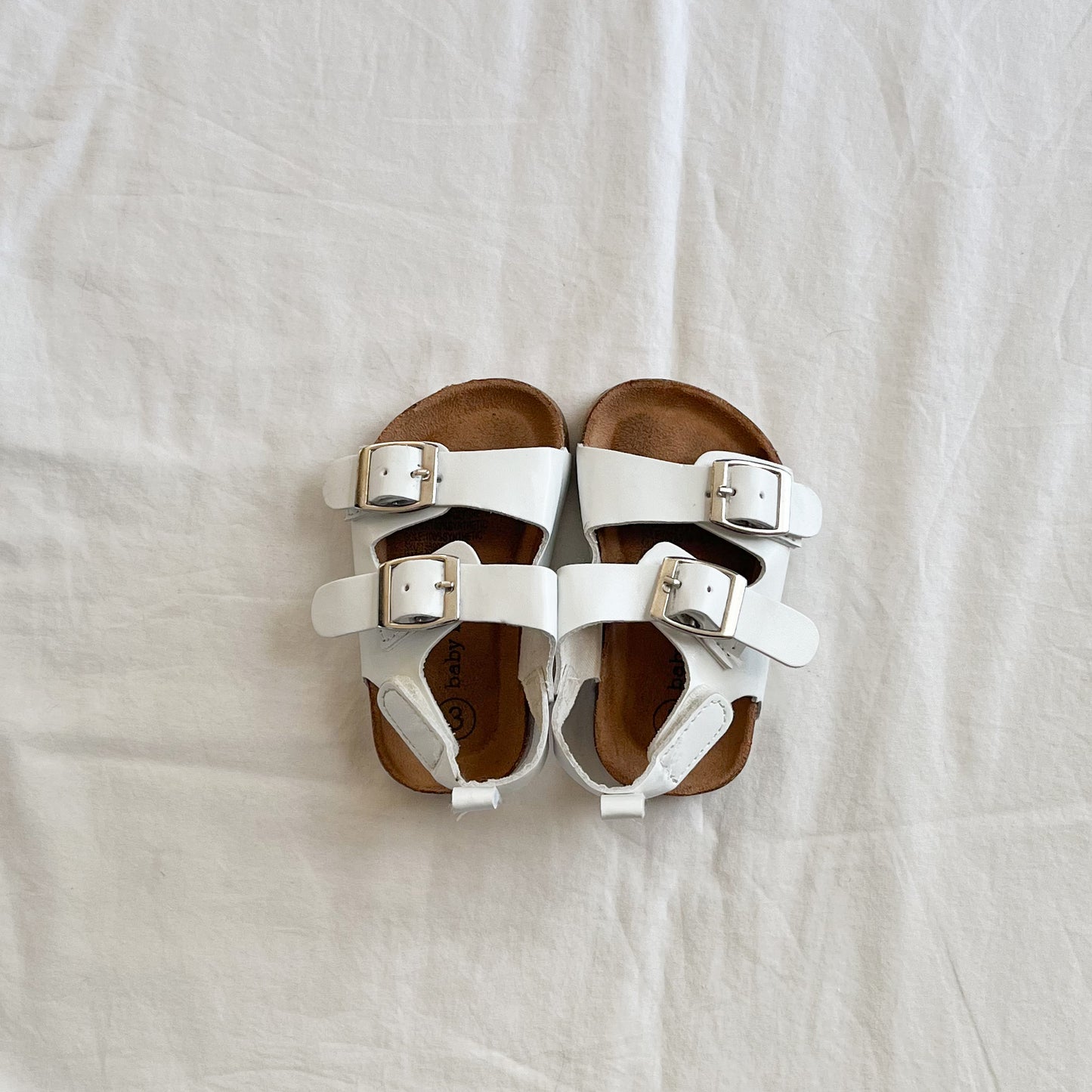 White sandals, US 3