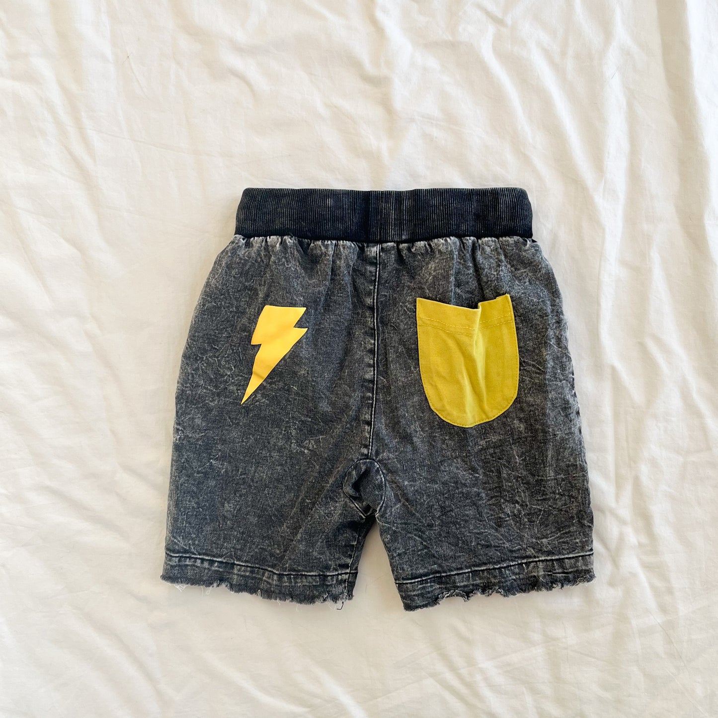 Radicool shorts, size 4 (more a 2-3)