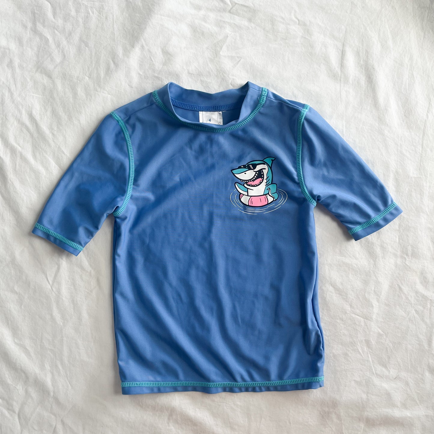 Wave tribe rashie, size 4 (more like a 3)