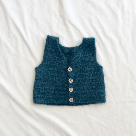 Hand knit vest, aprox 6m