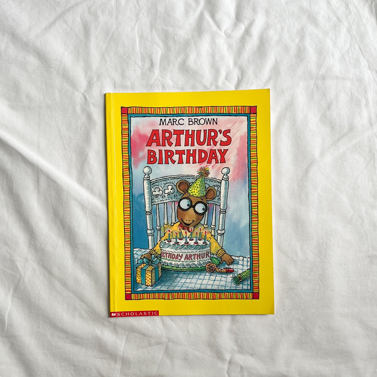 90s Arthur book, medium