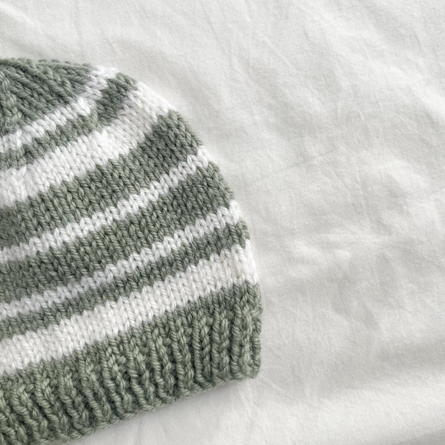Hand knit beanie, aprox size NB-1