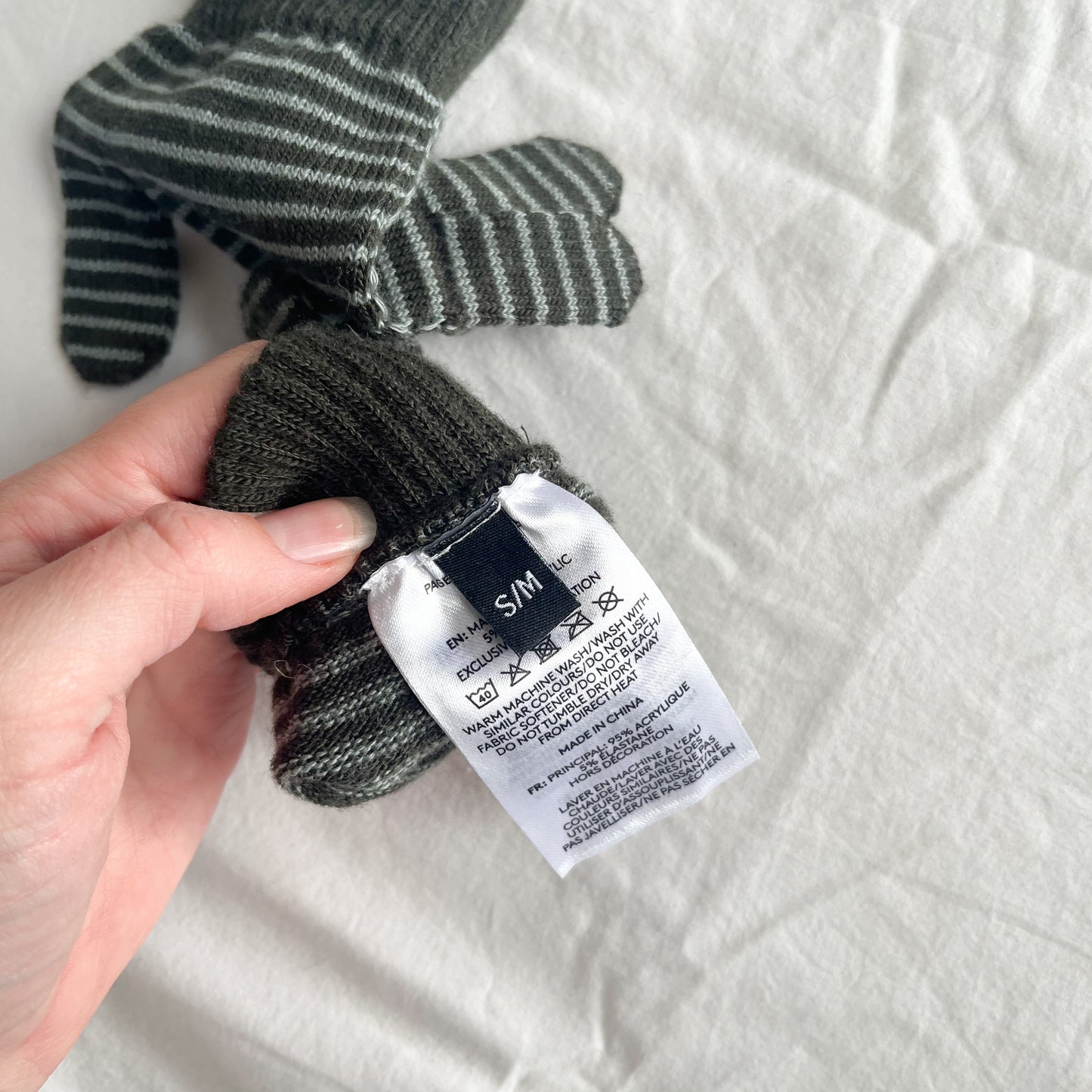 Kathmandu gloves, size S/M (size 4-8)