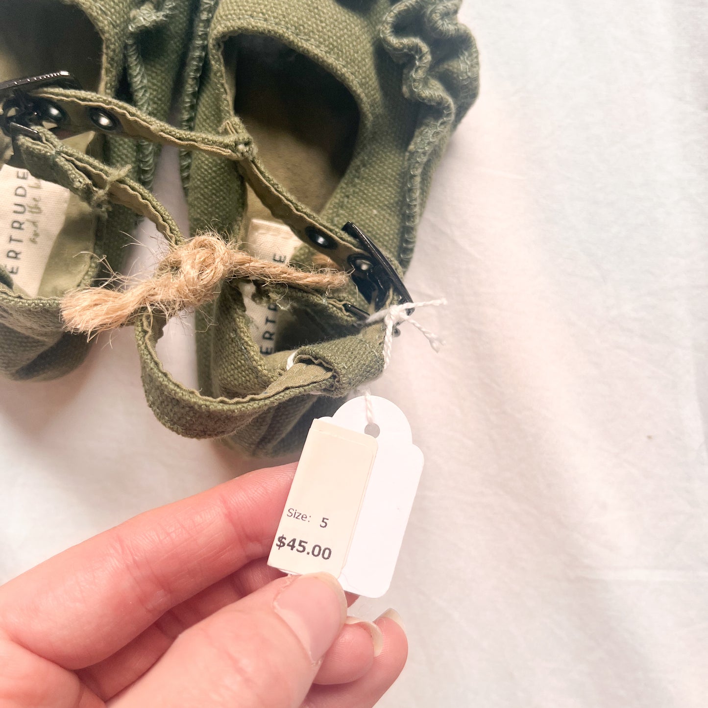 Gertrude & the king shoes, size 5 US