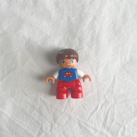 Duplo boy (car shirt)