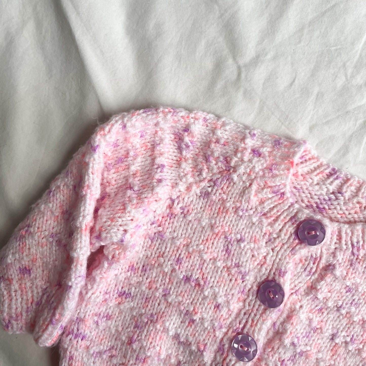 Hand knit cardi, aprox 0-3m