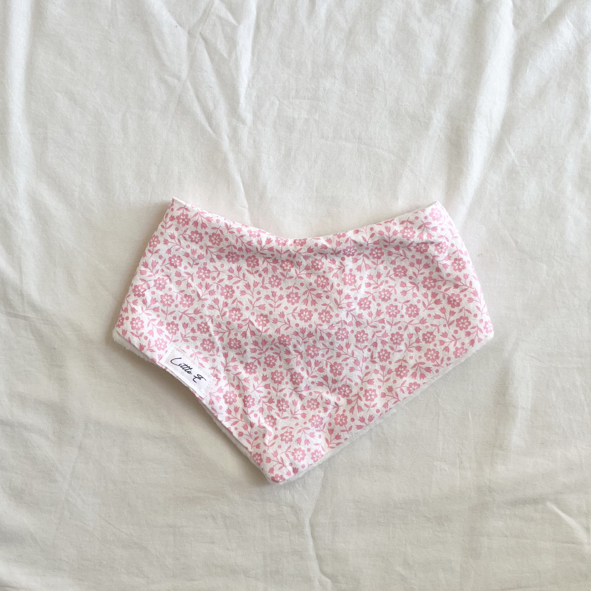 Little E dribble bib