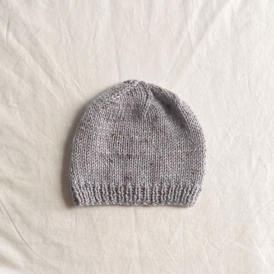 Hand knit beanie, aprox 6m-1yr