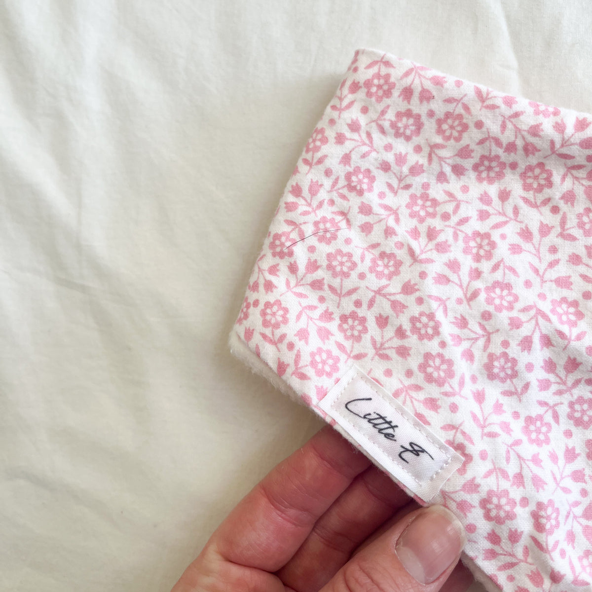Little E dribble bib
