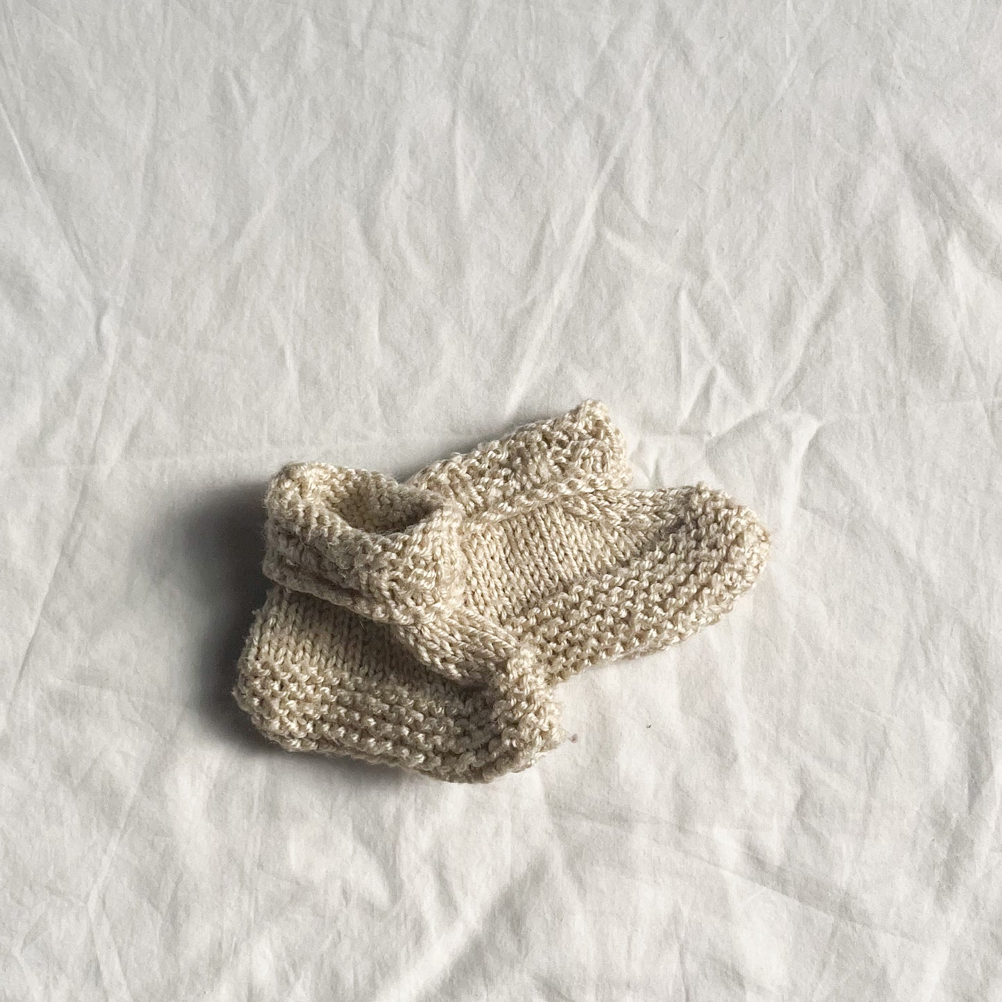 Hand Knit booties, aprox 0-3m