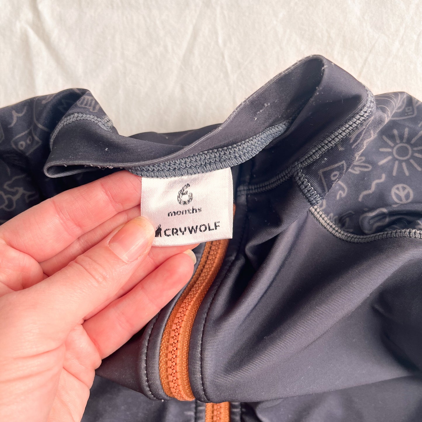 Cry wolf togs, 6m (daycare)